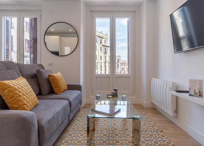 Charming Apartment For 4 Steps Away From Mercado De San Miguel , Calle Mayor IV